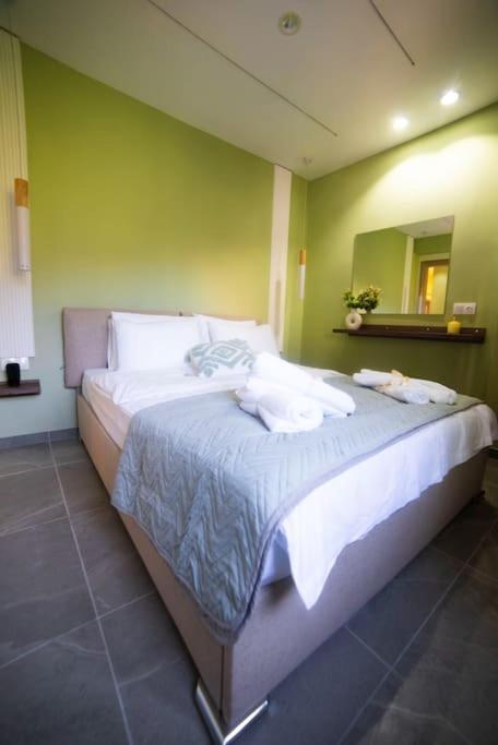 Coloris Viridis Apartment